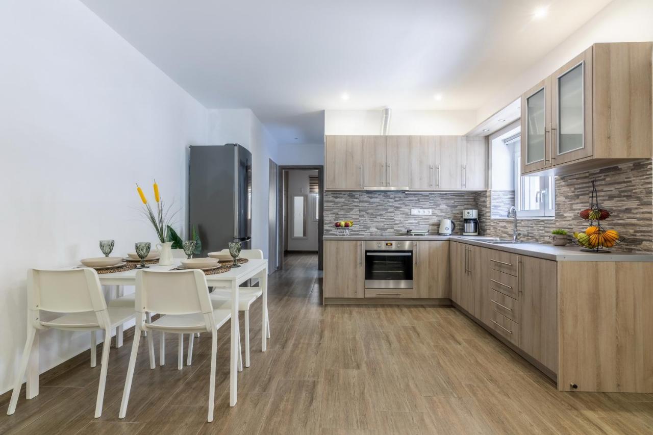 Elegant City Apartment イラクリオン エクステリア 写真